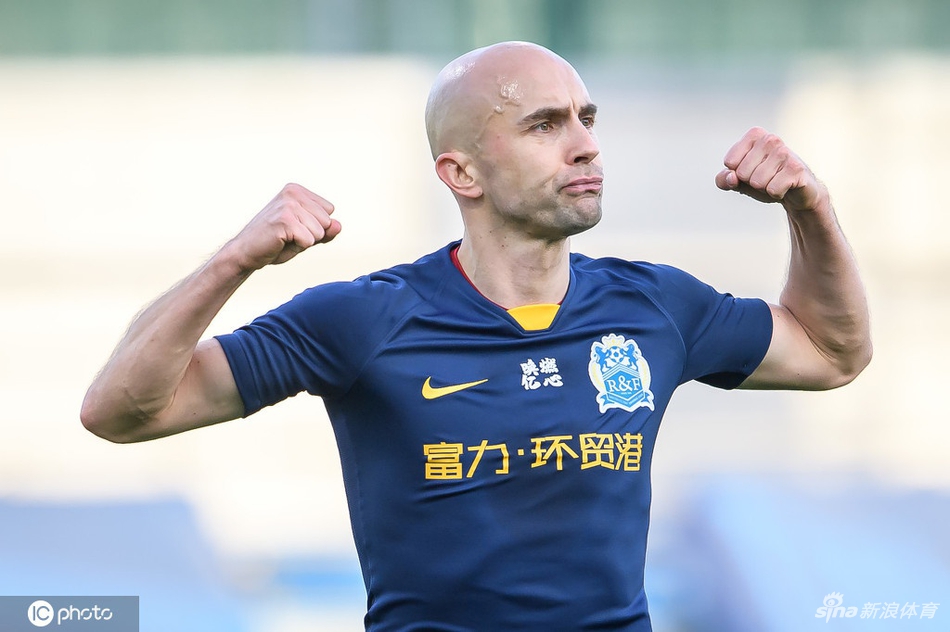 阿德里安首开纪录