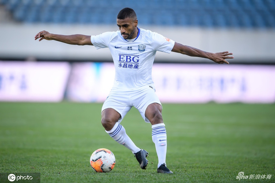 穆里奇在比赛中