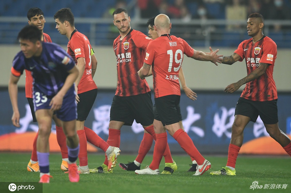 [中超]天津津门虎1-6上海海港