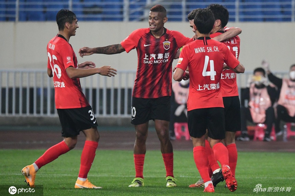 [中超]天津津门虎1-6上海海港