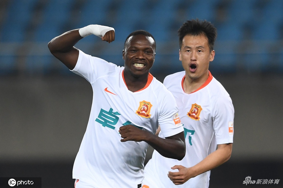 埃弗拉扳平比分