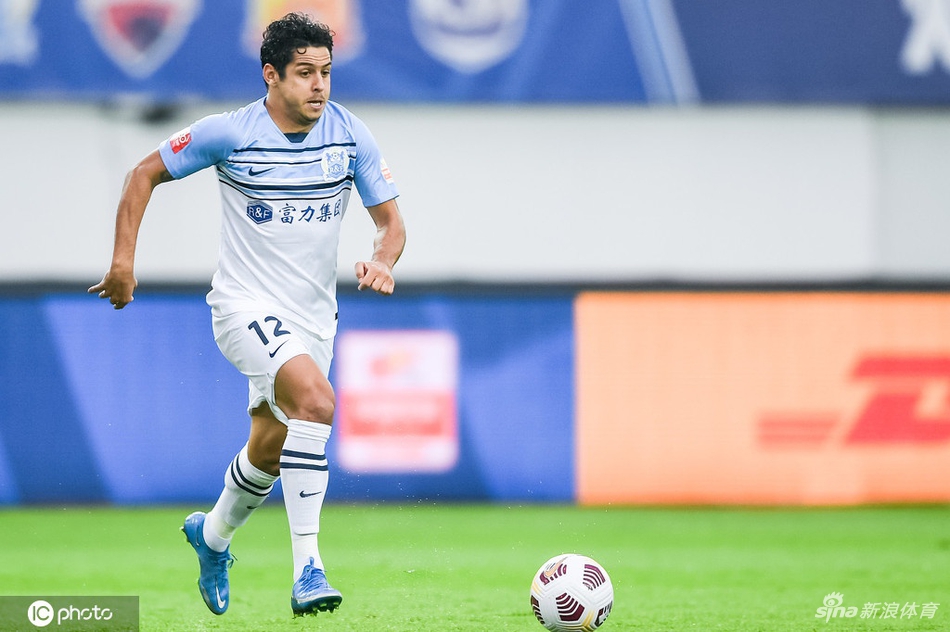 [中超]青岛队0-1广州城
