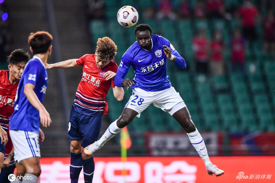 [中超]重庆两江竞技2-2沧州雄狮