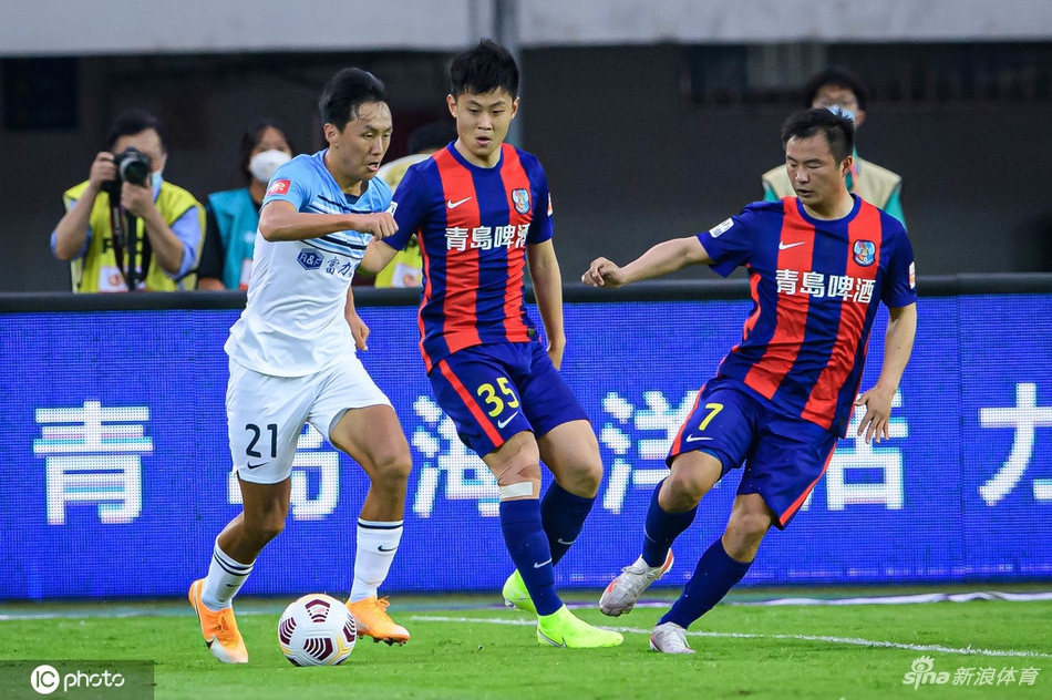 [中超]青岛队0-1广州城