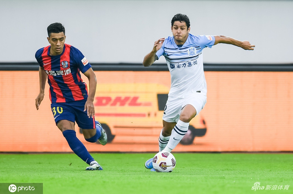 [中超]青岛队0-1广州城