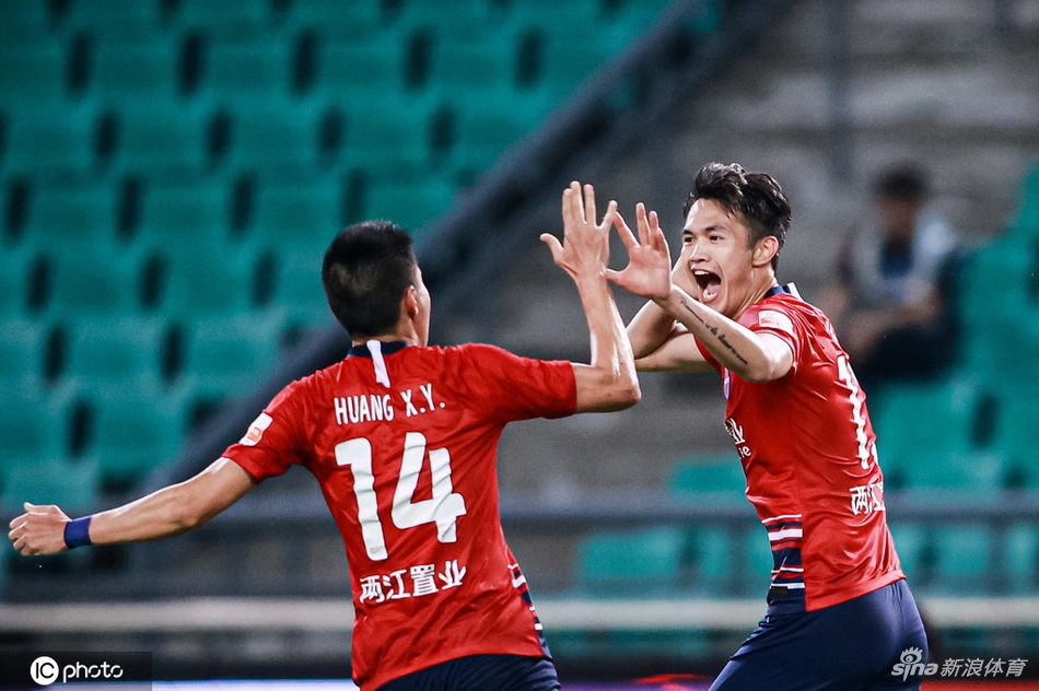 [中超]重庆两江竞技2-2沧州雄狮