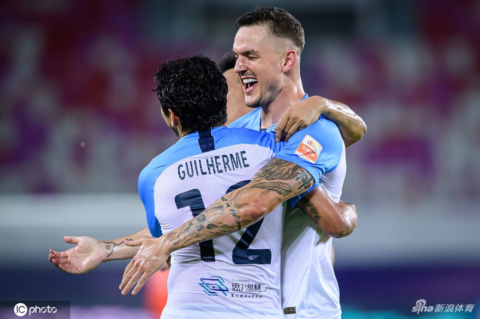 [中超]青岛队0-1广州城