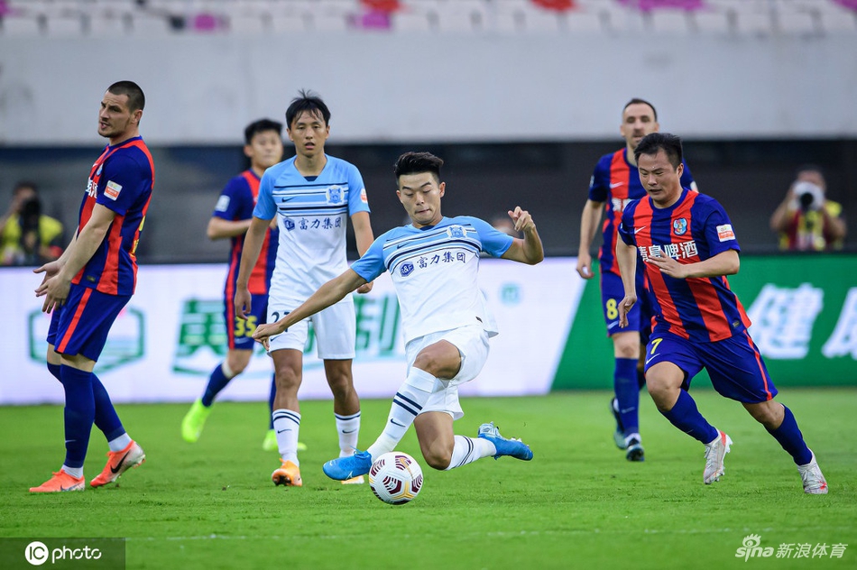 [中超]青岛队0-1广州城