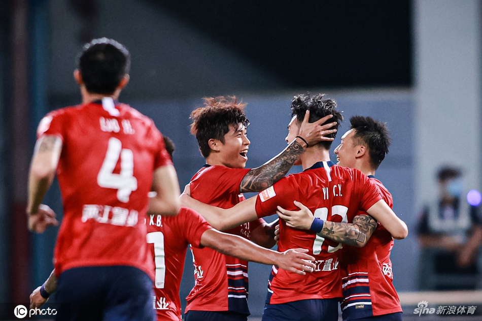 [中超]重庆两江竞技2-2沧州雄狮