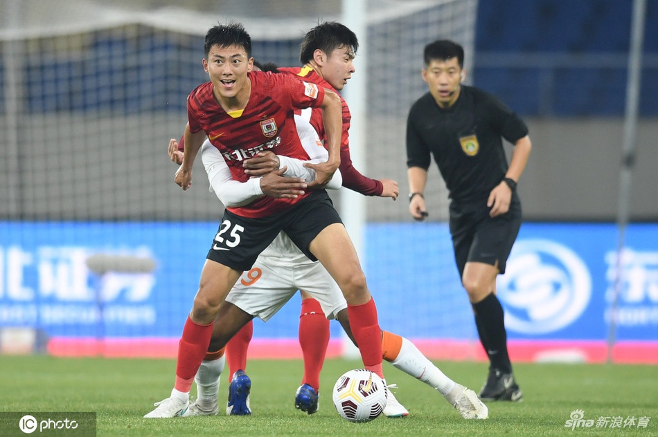 [中超]长春亚泰0-0武汉队