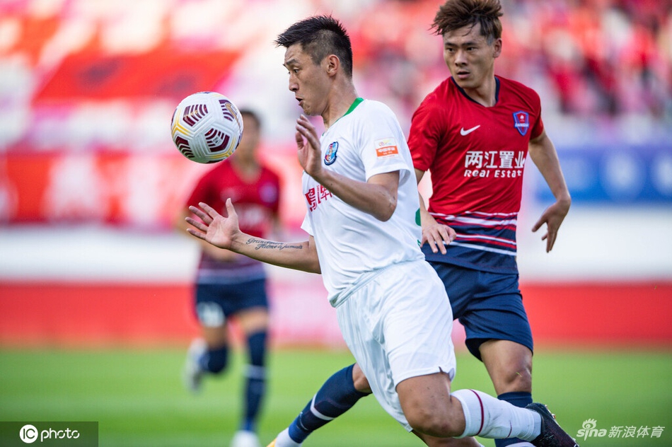 [中超]青岛队1-0重庆两江竞技