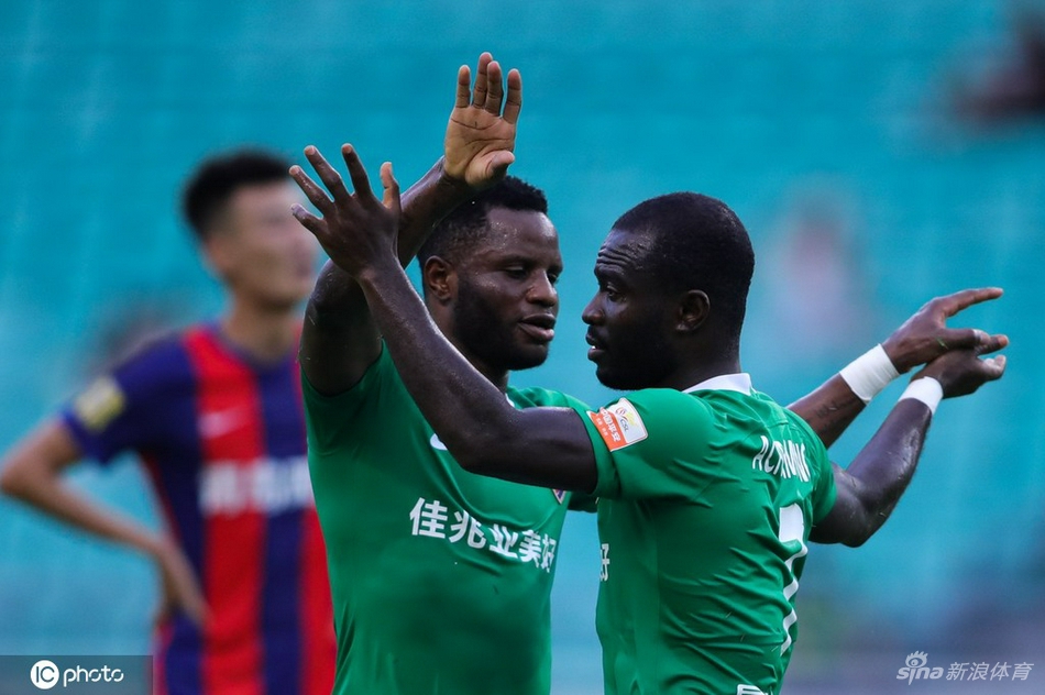 [中超]青岛队1-4深圳队