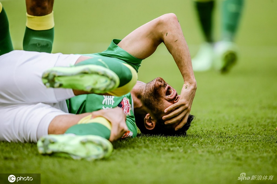 [中超]青岛队1-4深圳队