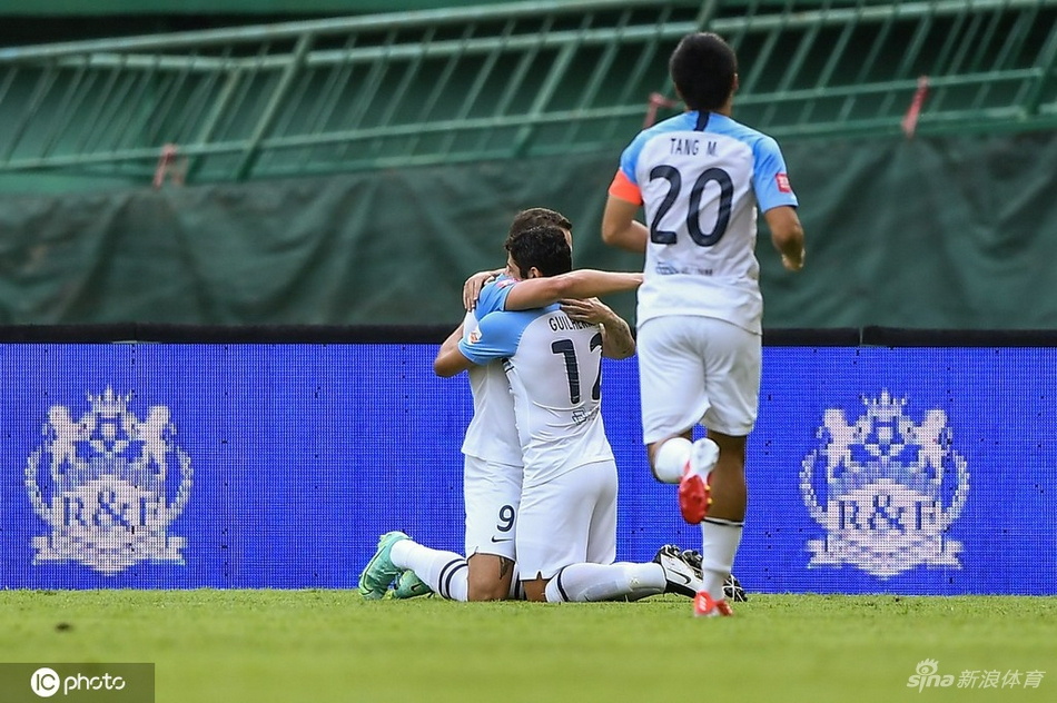 [中超]广州城4-2青岛队