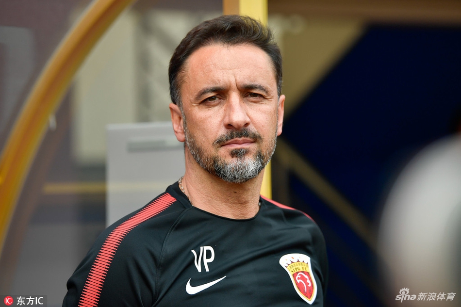 上港主帅佩雷拉