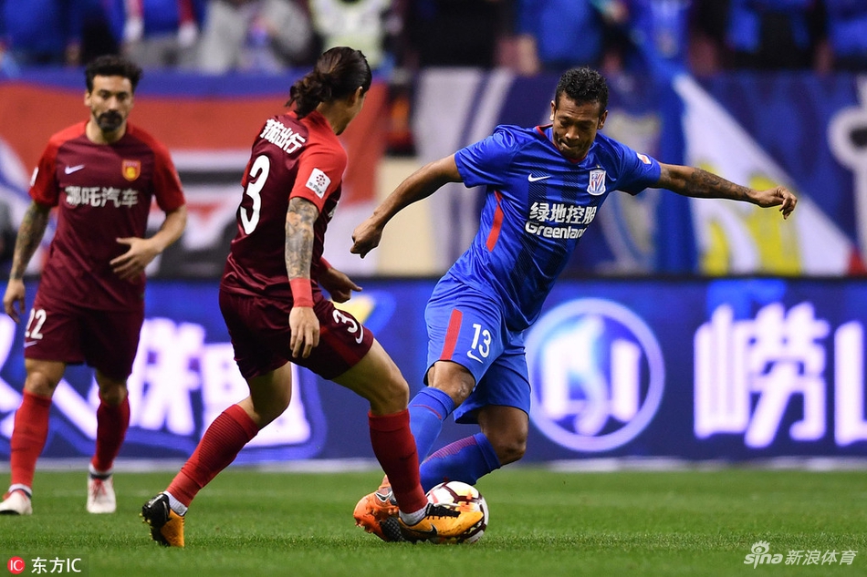 赵宇豪抢断瓜林