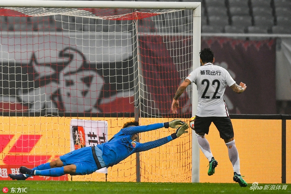 颜骏凌扑点瞬间