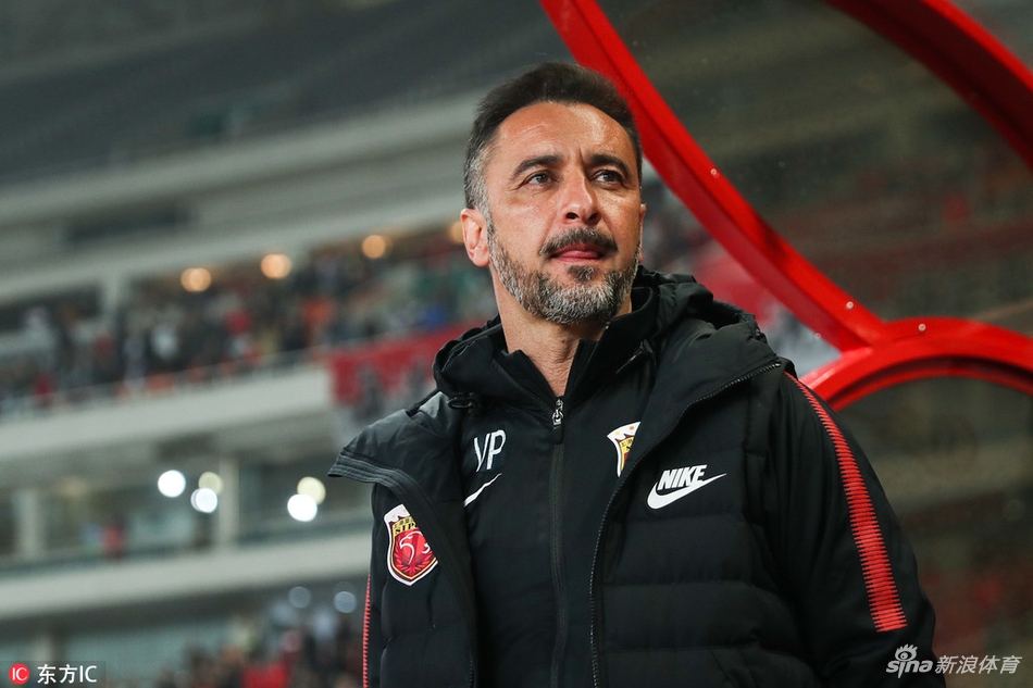 上港主帅佩雷拉