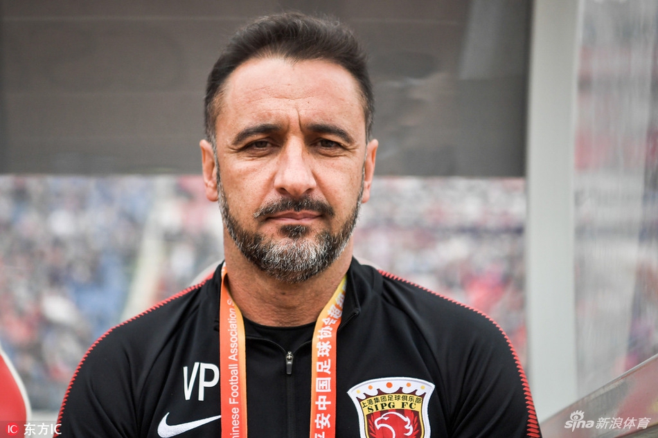 上港主帅佩雷拉