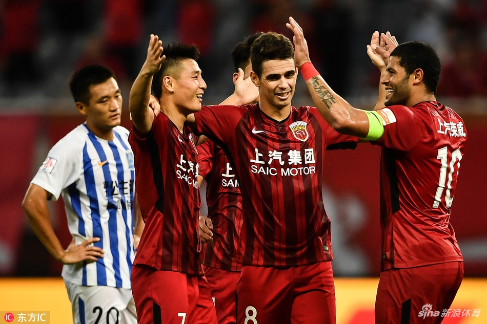 上港三大核心庆祝