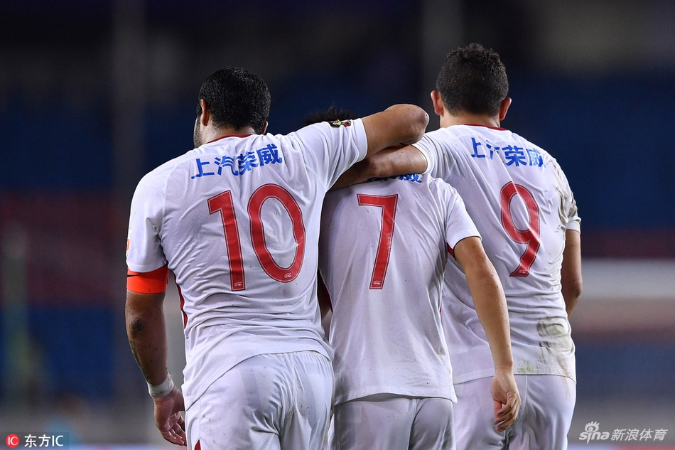 [中超]重庆斯威2-3上海上港