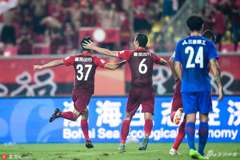 高华泽和罗森文庆祝