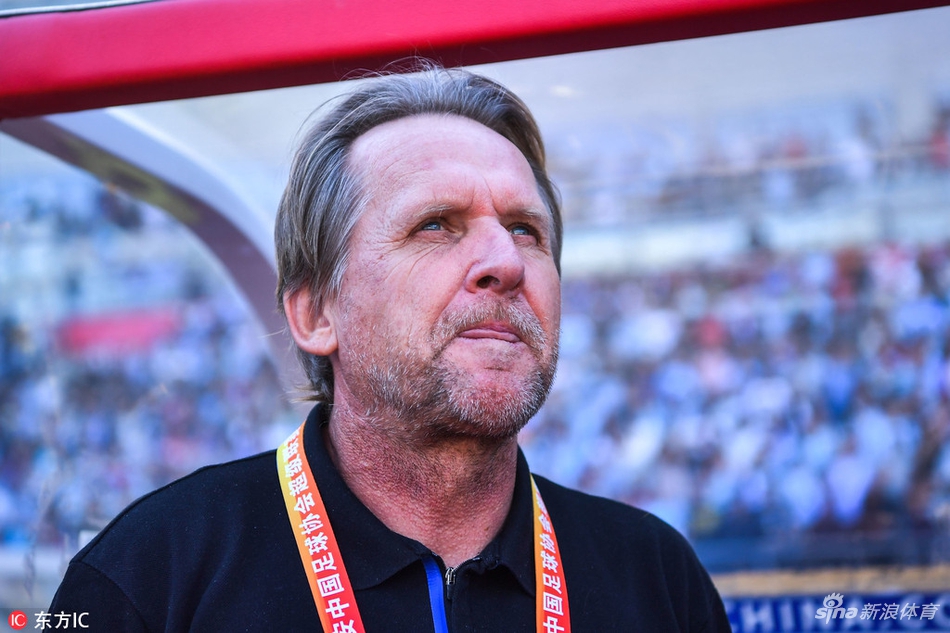 一方主帅舒斯特尔