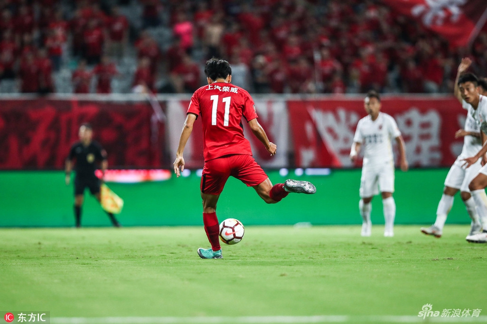 吕文君推射瞬间