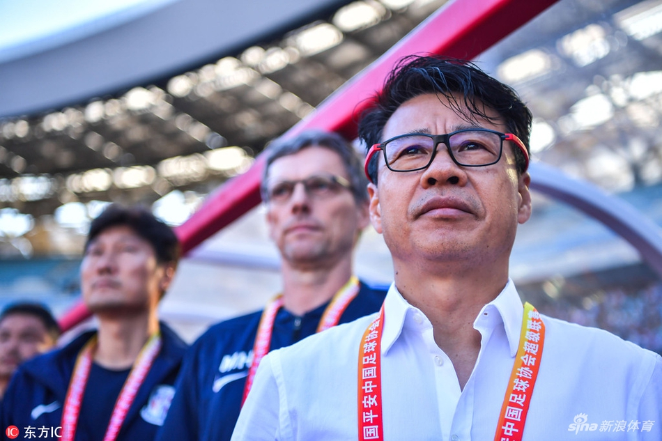 申花主帅吴金贵