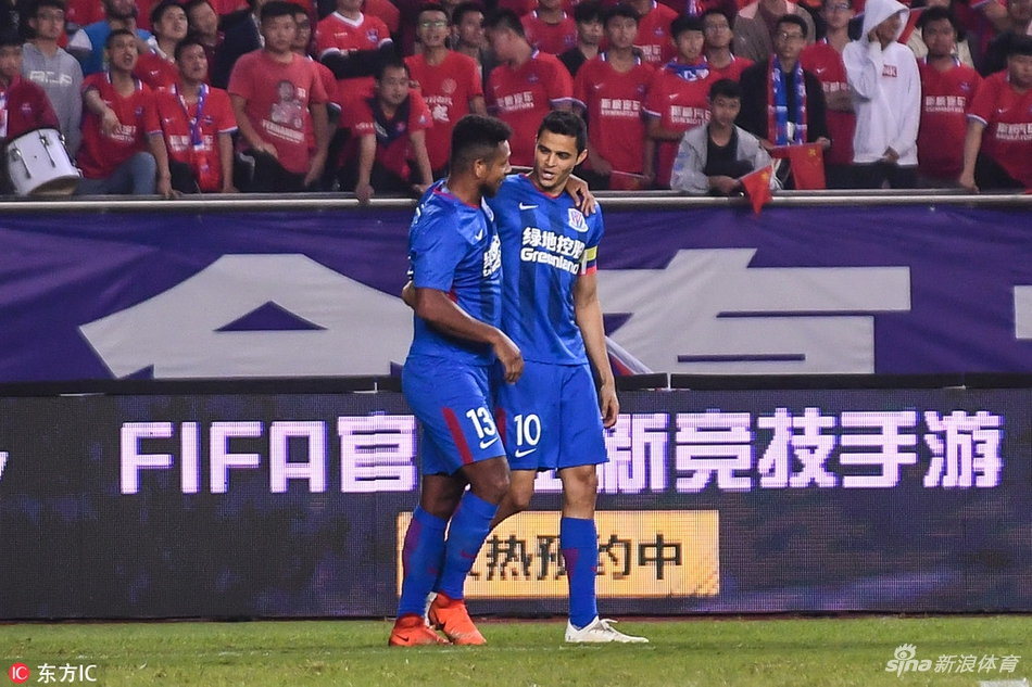 瓜林与莫雷诺庆祝