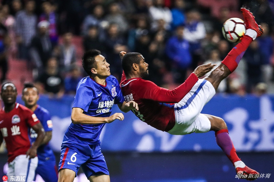 里卡多倒钩瞬间