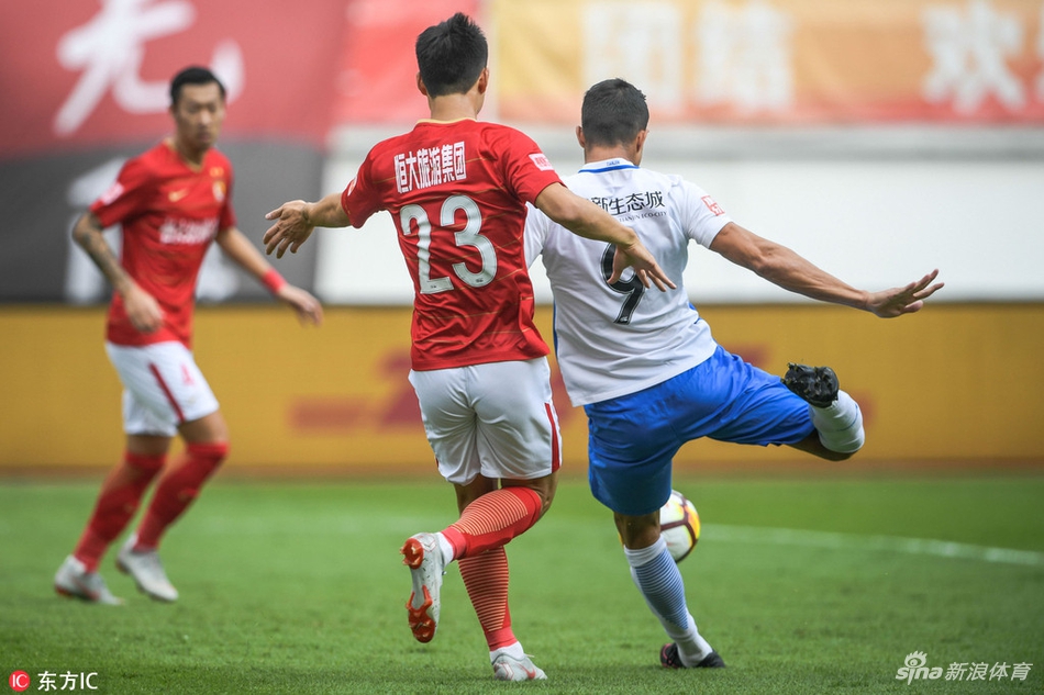 乔纳森抽射破门