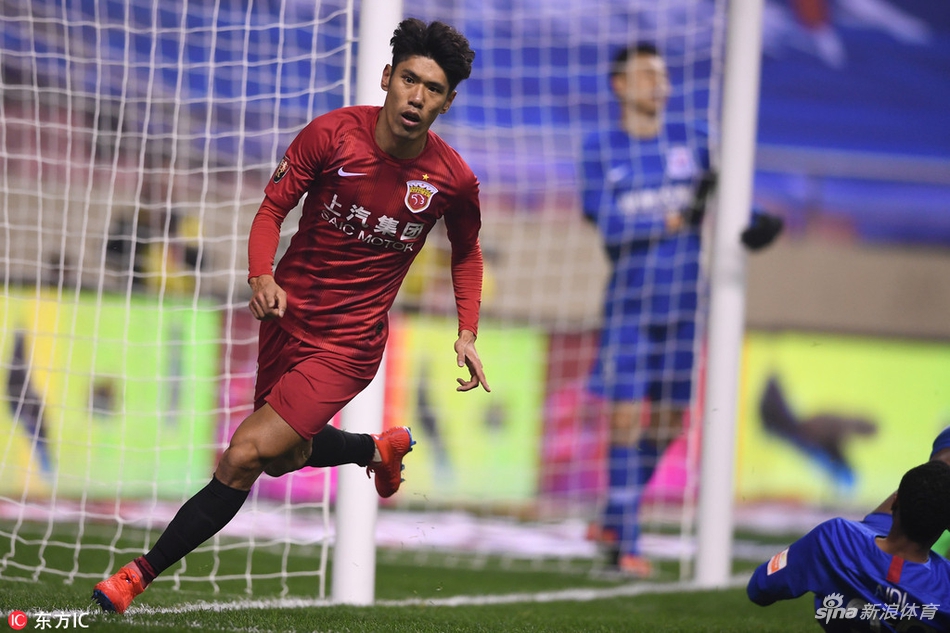 吕文君连场破门