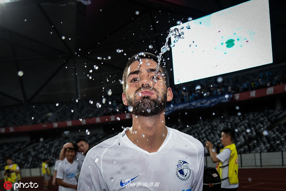 卡拉斯科俏皮吐水