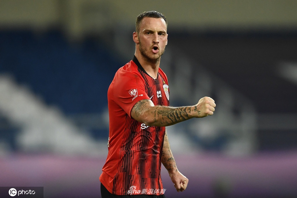 阿瑙助上港扳平