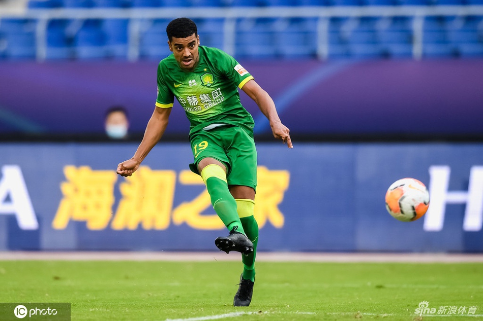 阿兰两次击中立柱