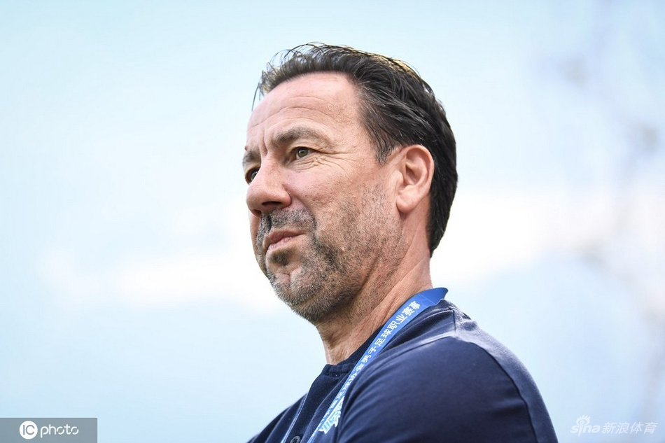 [中超]重庆两江竞技4-0广州城