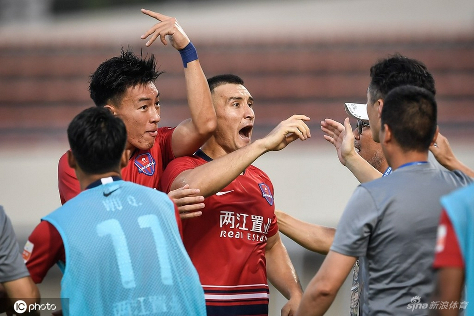 [中超]重庆两江竞技4-0广州城