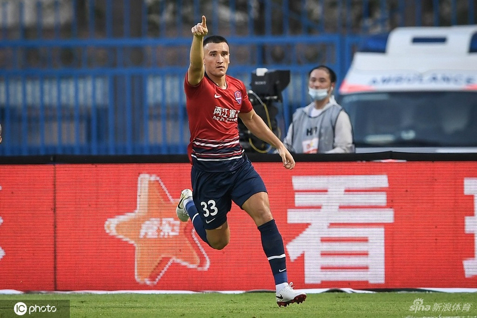 [中超]重庆两江竞技4-0广州城