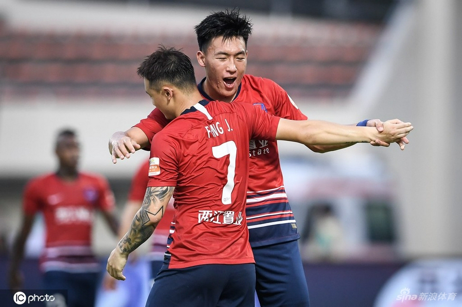 [中超]重庆两江竞技4-0广州城