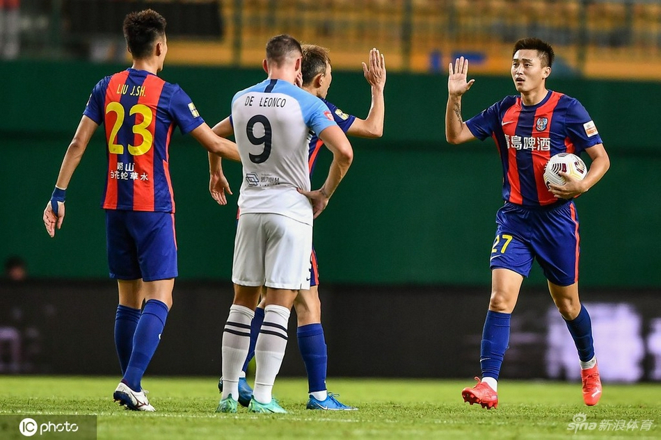 [中超]广州城4-2青岛队