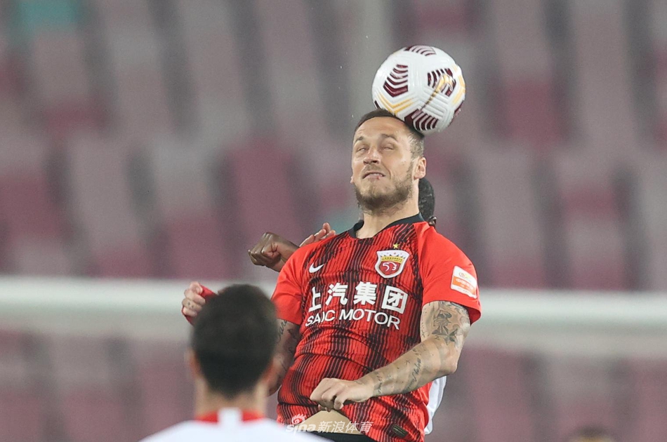 新浪直击上海海港VS长春亚泰