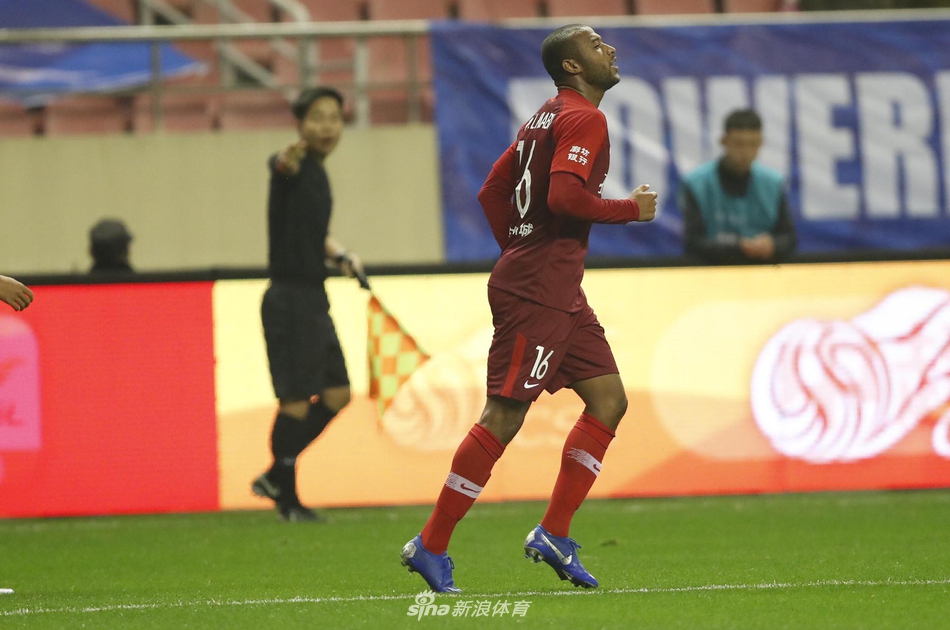 卡埃比连场破门