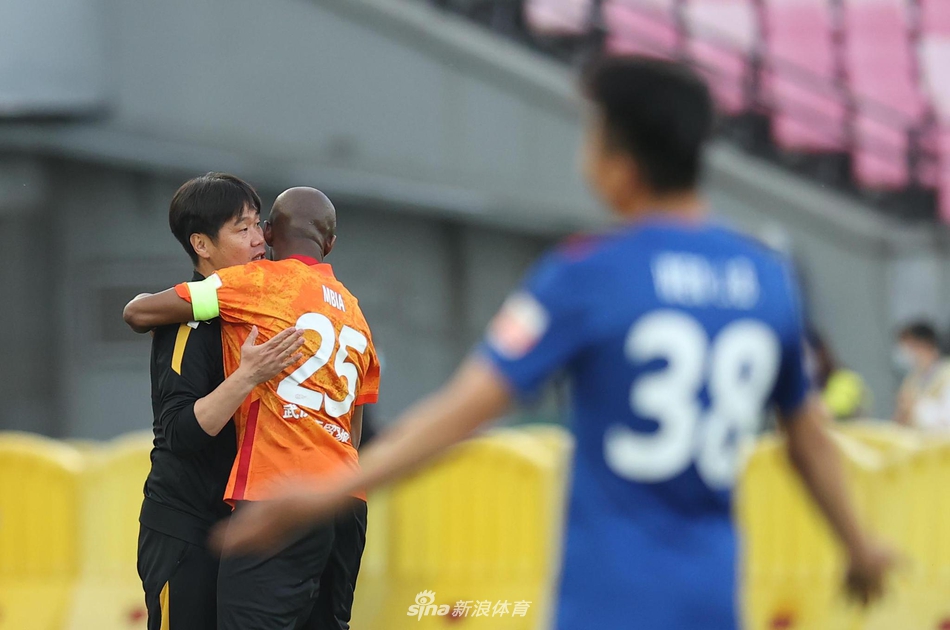 新浪直击武汉队1-3上海申花