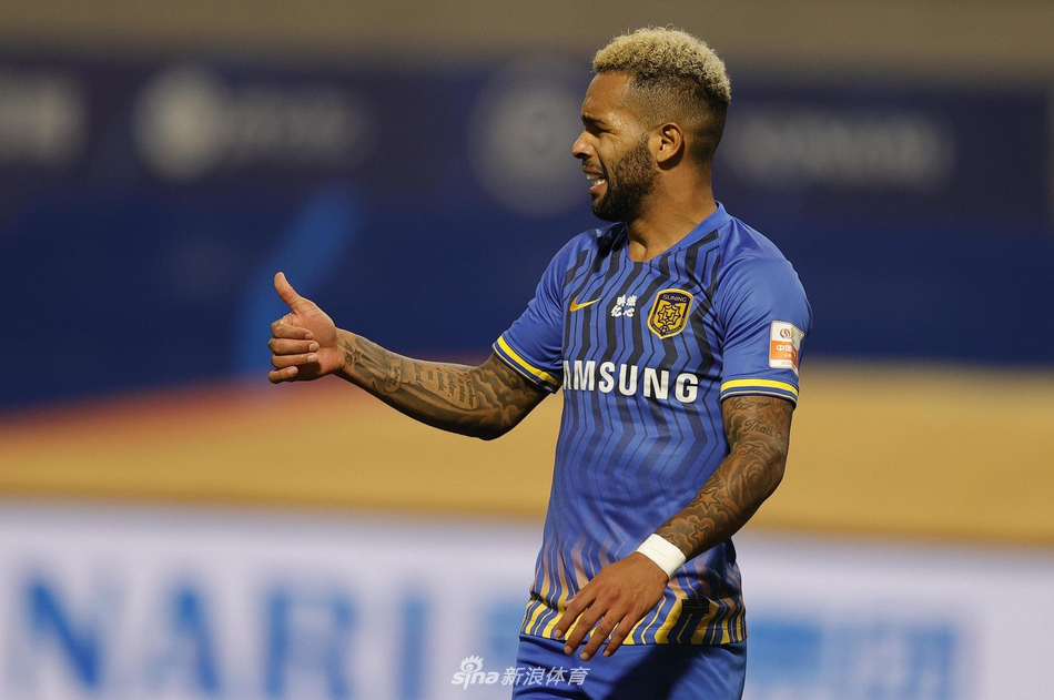 苏宁大腿特谢拉