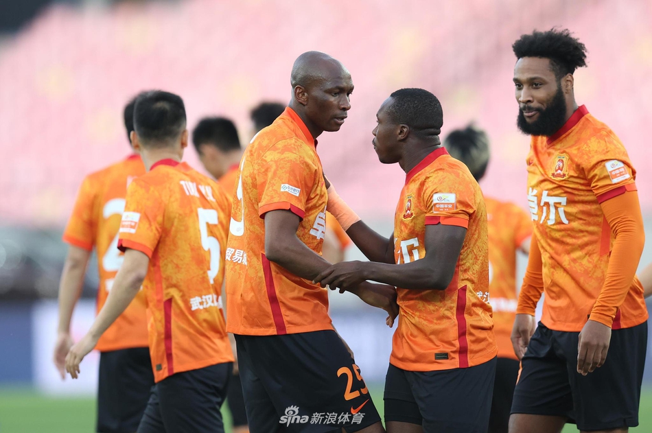 新浪直击武汉队1-3上海申花