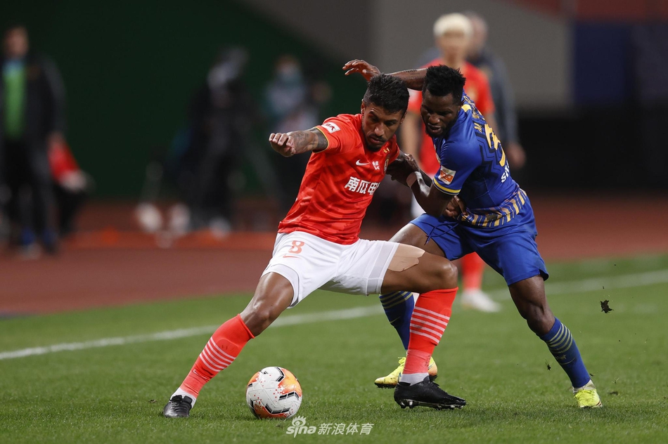 保利尼奥对抗瓦卡索