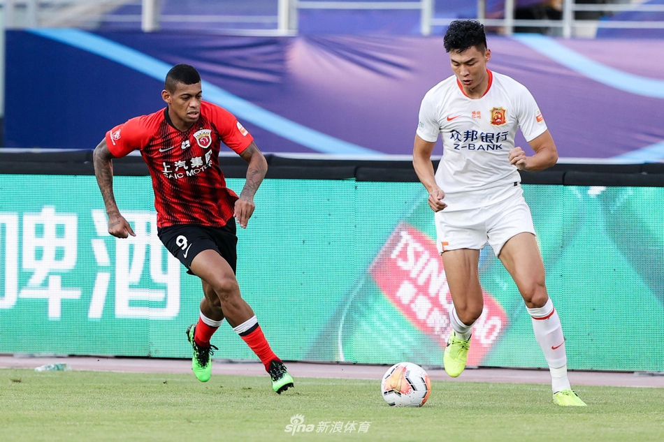 洛佩斯高位逼抢