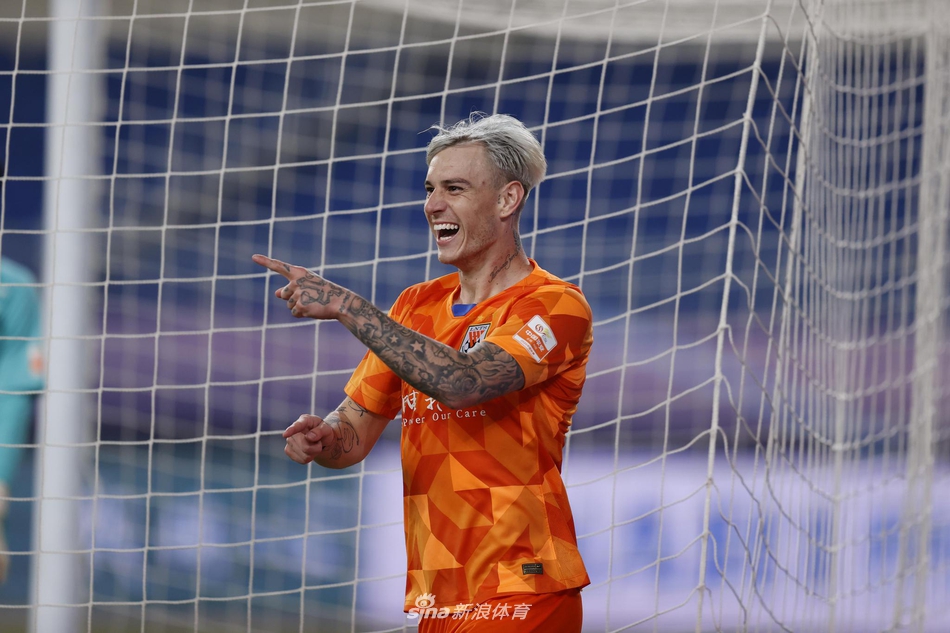 格德斯梅开二度