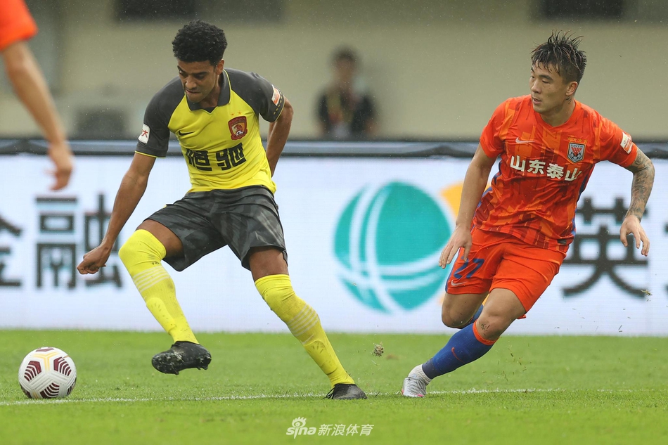 新浪直击山东泰山VS广州队